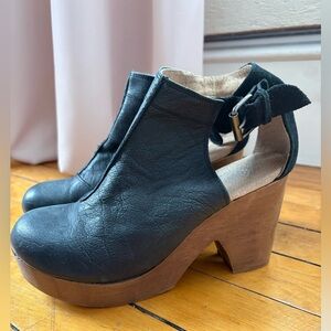 Free People Amber Orchard Boot Clog. Size 37